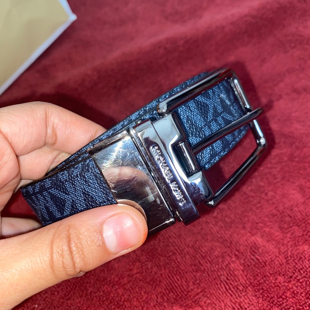 Micheal kors belt - Picture 3 of 3